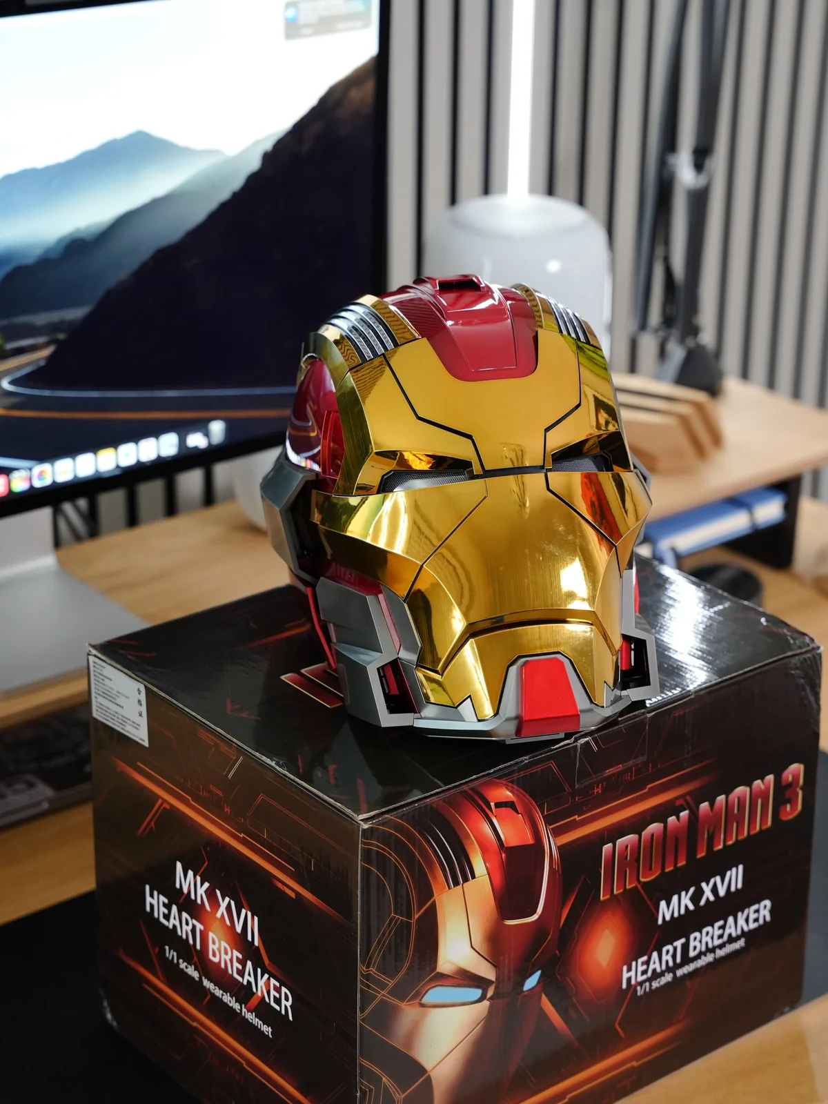 Iron Man Helmet MK17 1/1 Wearable English Voice-controlled Mask (Gold)